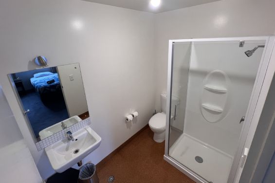 Twin Ensuite Room - bathroom